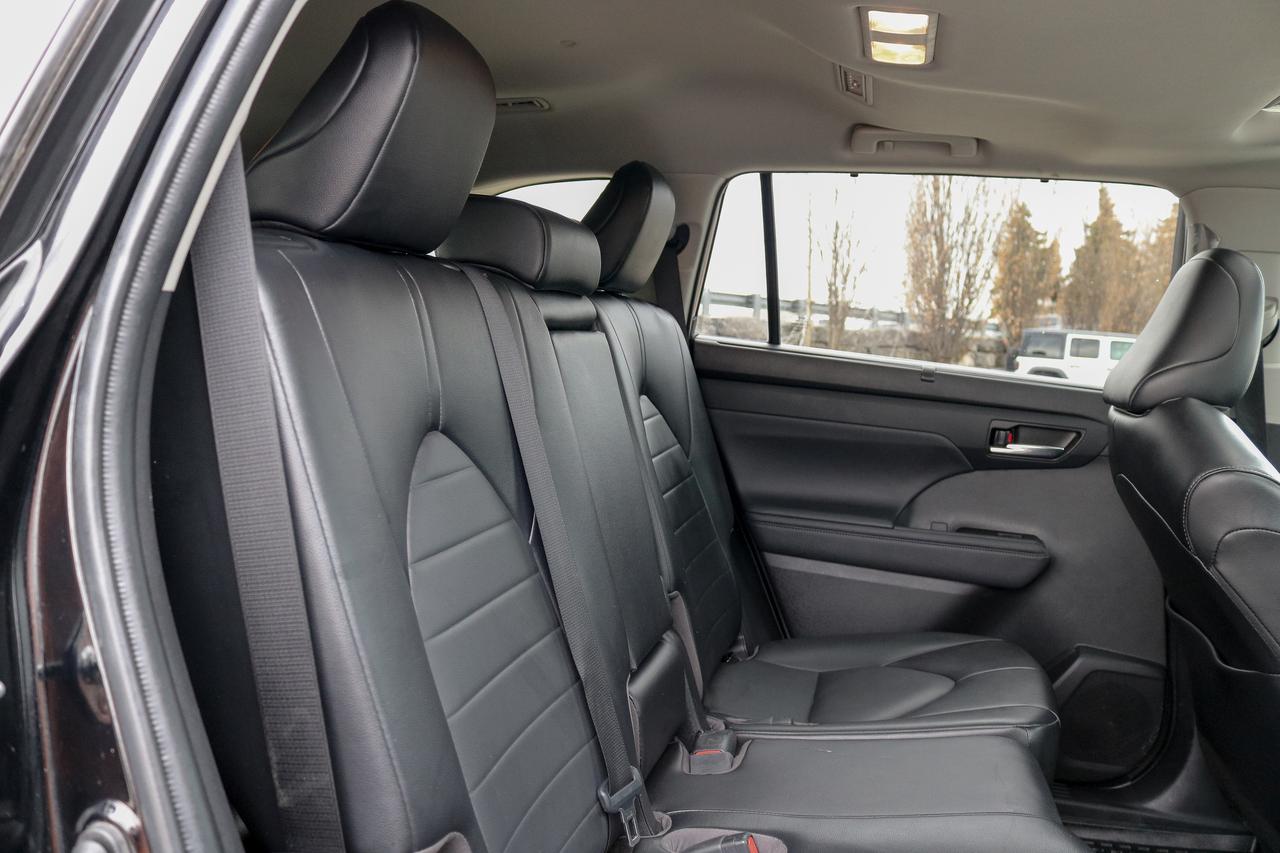 2022 Toyota Highlander XLE AWD | SUNROOF | HEATED SEATS | BLUETOOTH | Photo