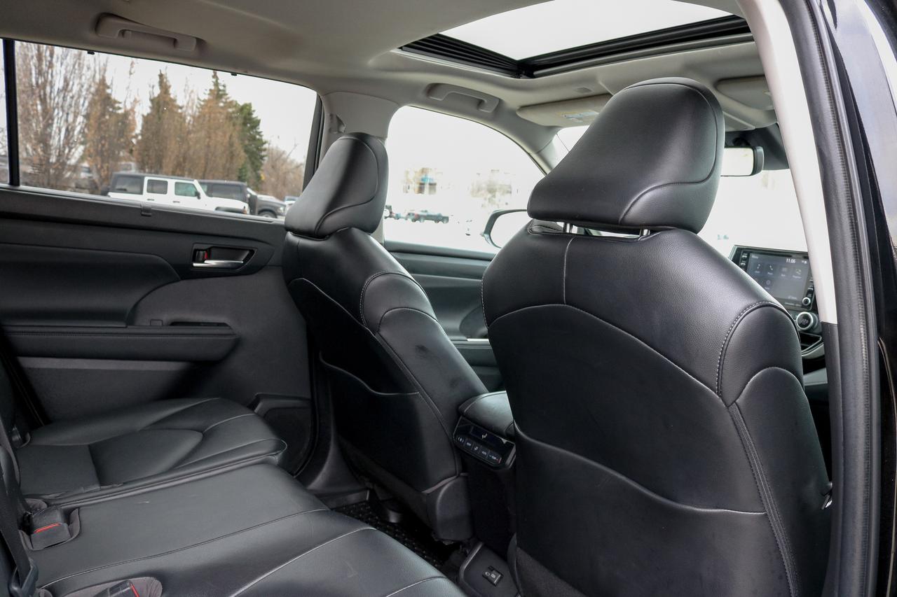 2022 Toyota Highlander XLE AWD | SUNROOF | HEATED SEATS | BLUETOOTH | Photo