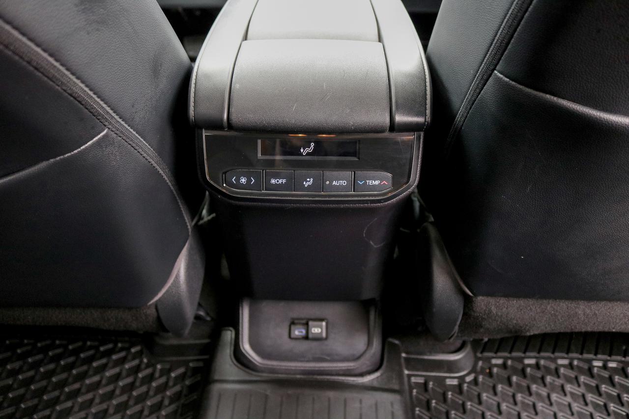 2022 Toyota Highlander XLE AWD | SUNROOF | HEATED SEATS | BLUETOOTH | Photo