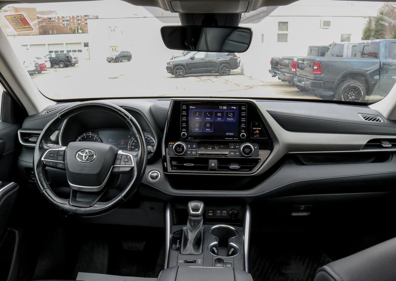 2022 Toyota Highlander XLE AWD | SUNROOF | HEATED SEATS | BLUETOOTH | Photo
