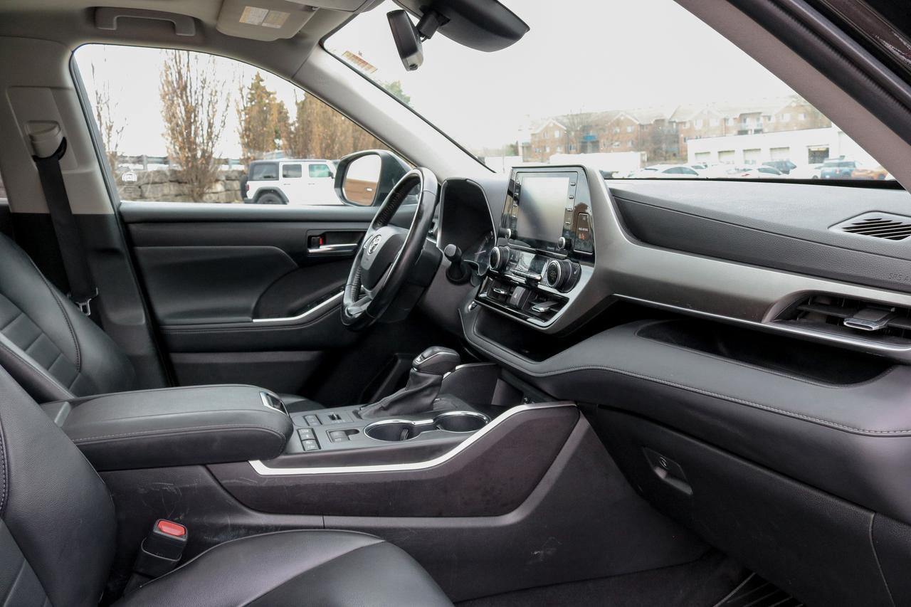 2022 Toyota Highlander XLE AWD | SUNROOF | HEATED SEATS | BLUETOOTH | Photo