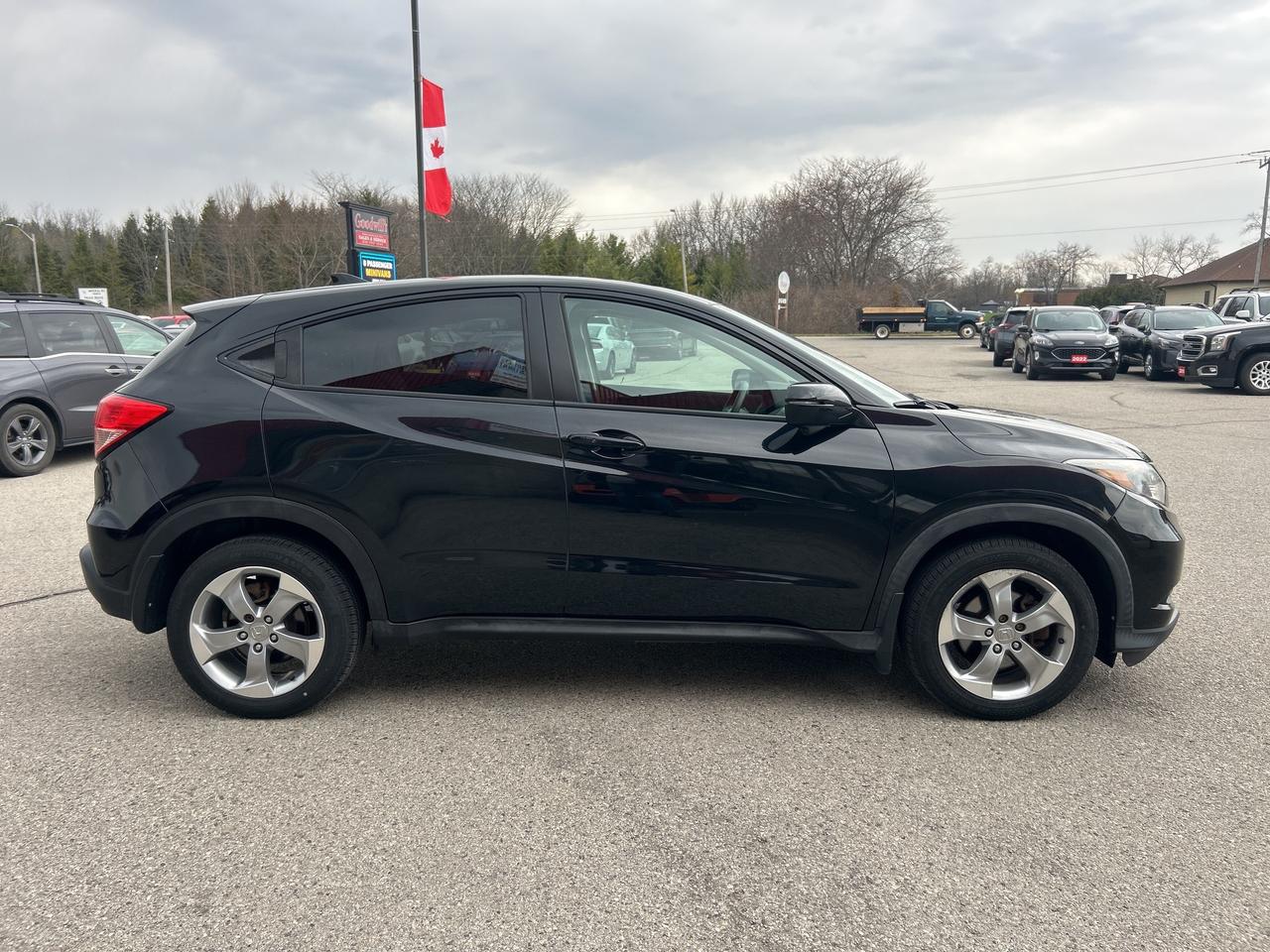 2017 Honda HR-V EX, CLEAN CARFAX, SUNROOF, HEATED CLOTH SEATS! - Photo #7