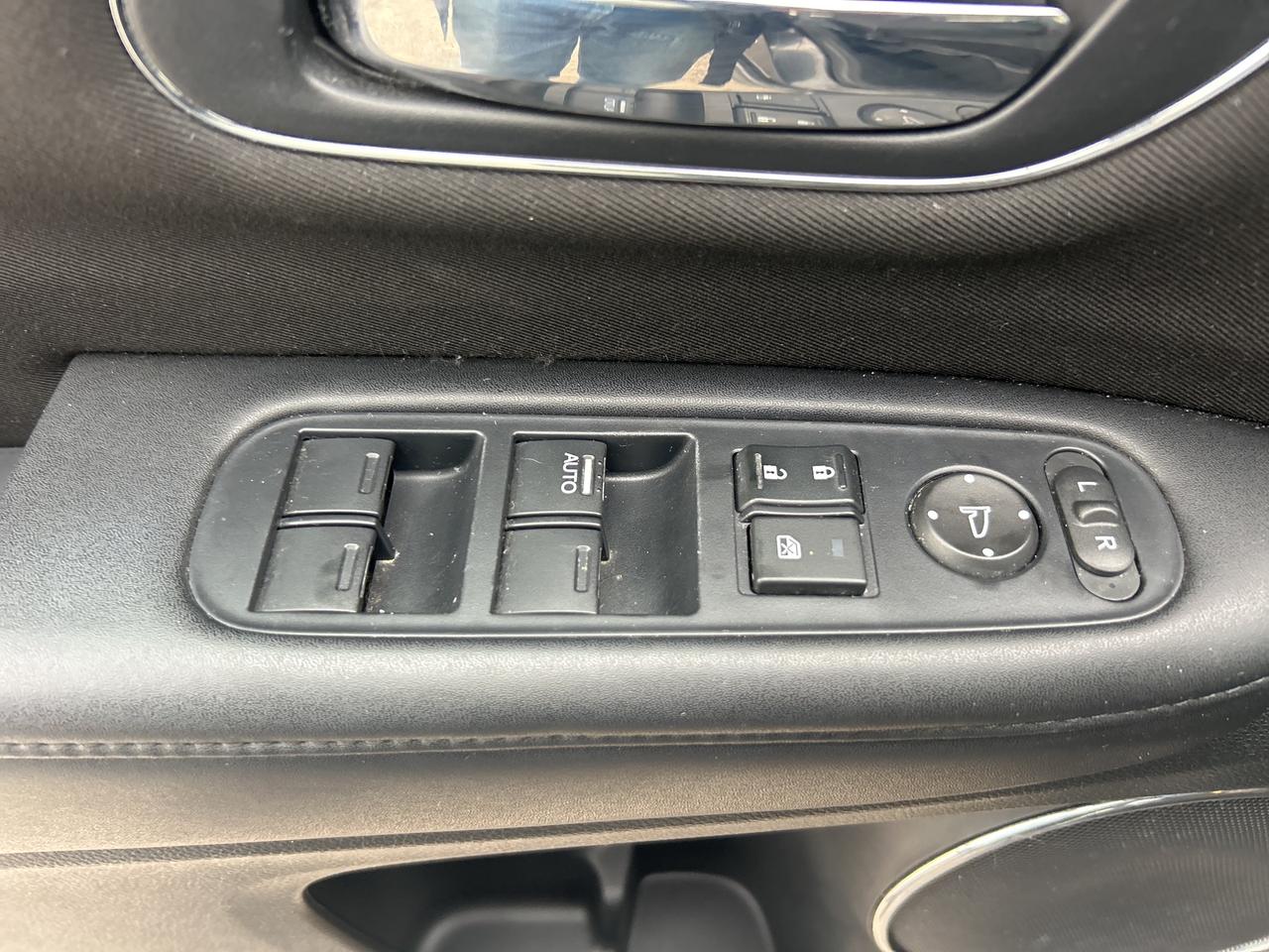 2017 Honda HR-V EX, CLEAN CARFAX, SUNROOF, HEATED CLOTH SEATS! - Photo #15