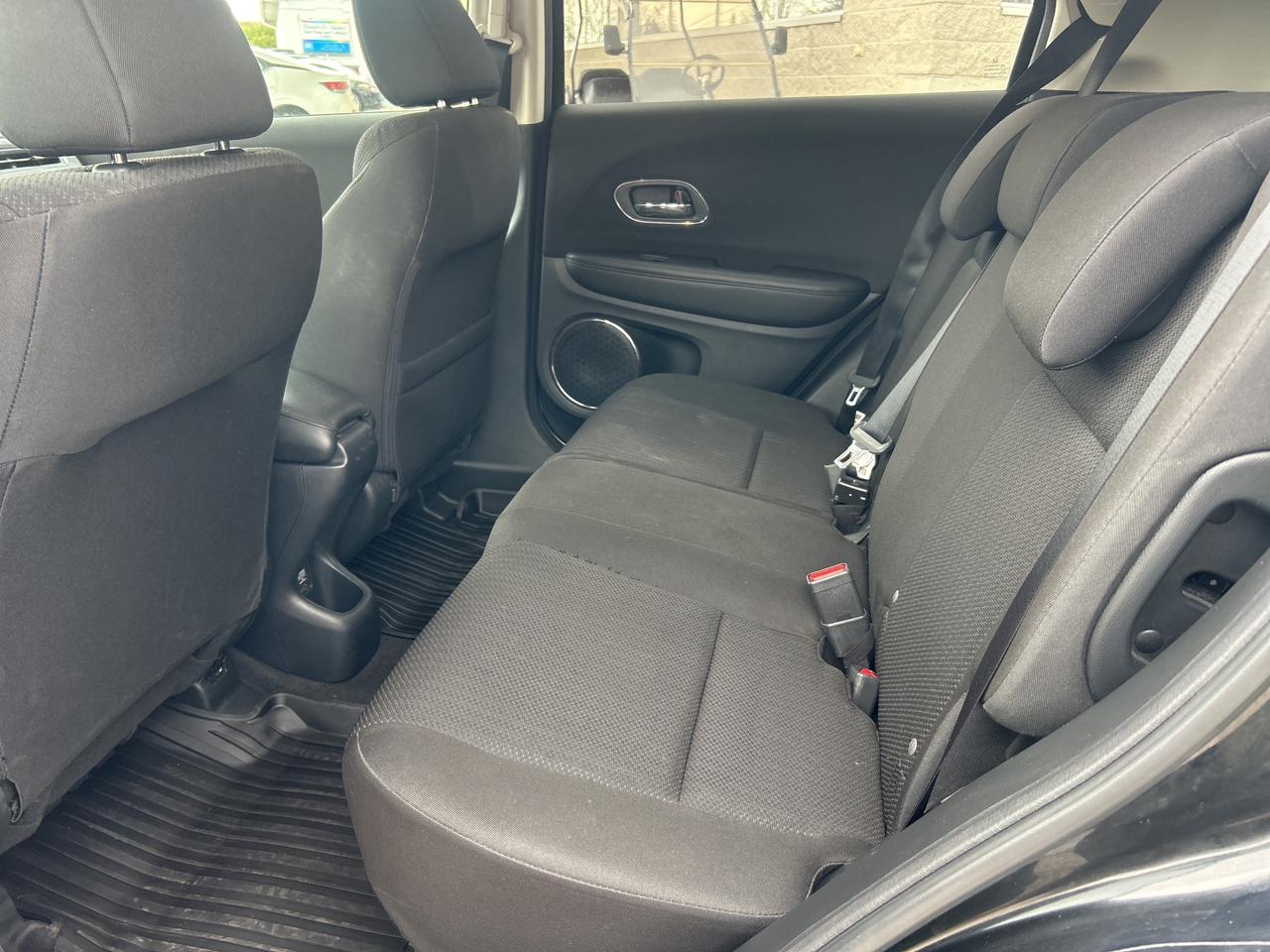 2017 Honda HR-V EX, CLEAN CARFAX, SUNROOF, HEATED CLOTH SEATS! - Photo #21