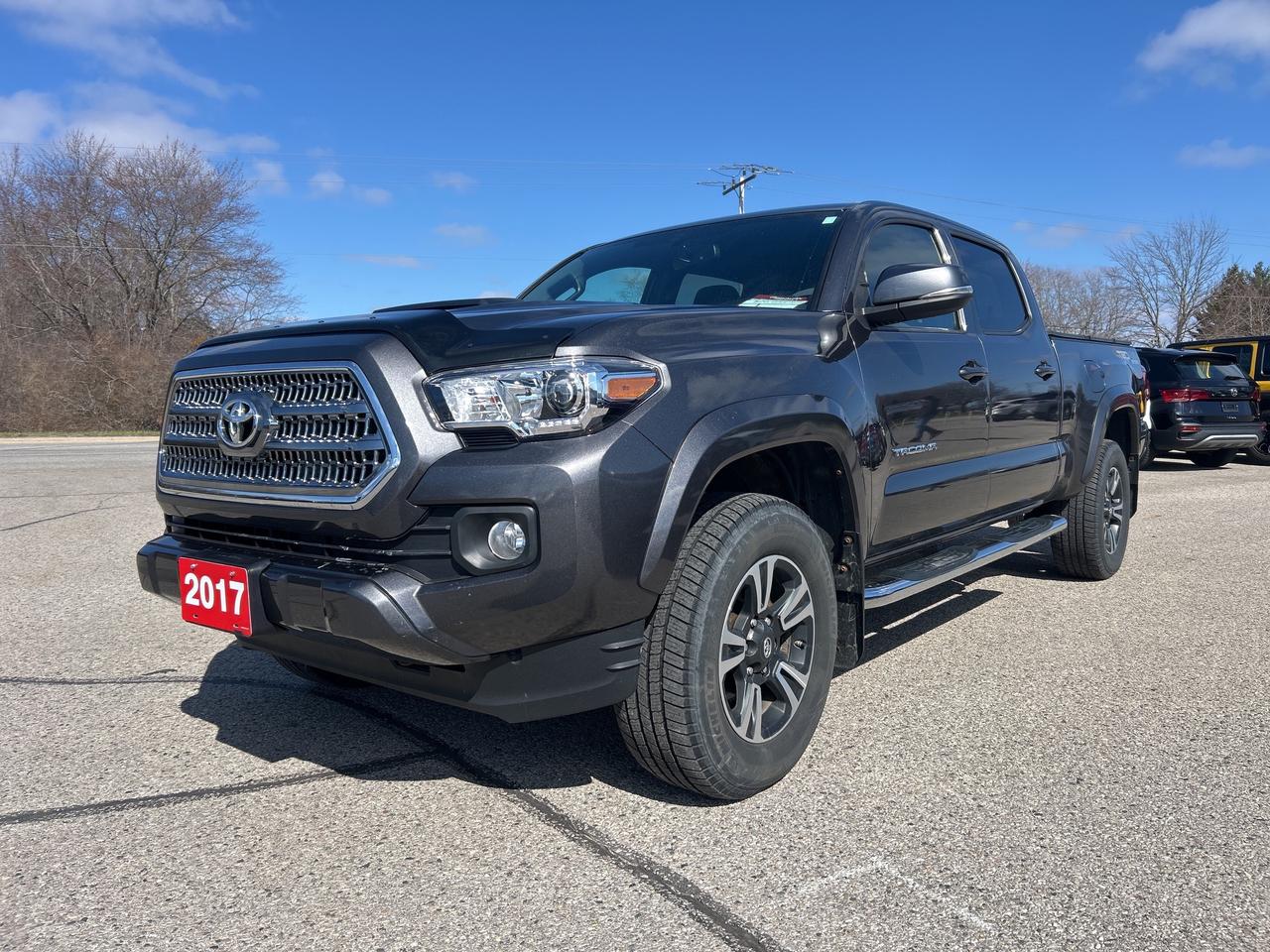 2017 Toyota Tacoma TRD SPORT, 4X4, HEATED SEATS, BACK UP CAM, NAV! - Photo #2