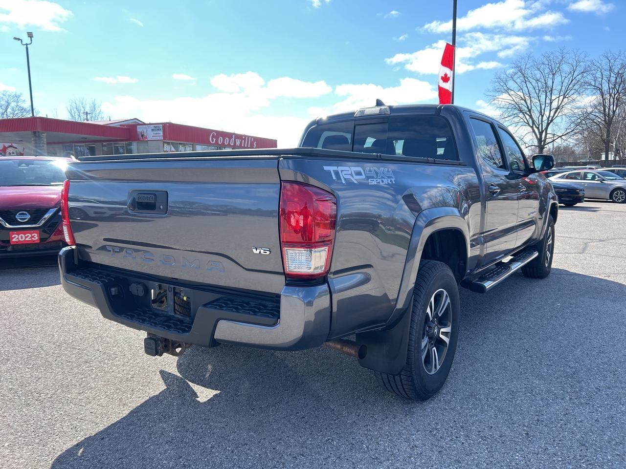 2017 Toyota Tacoma TRD SPORT, 4X4, HEATED SEATS, BACK UP CAM, NAV! - Photo #6