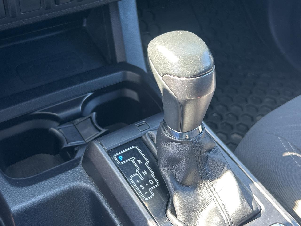 2017 Toyota Tacoma TRD SPORT, 4X4, HEATED SEATS, BACK UP CAM, NAV! Photo