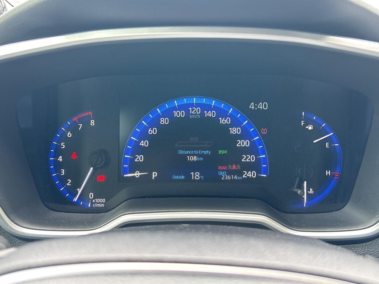 2022 Toyota Corolla Hatchback XSE, AUTO, ONLY 24 000 KMS, HEATED LEATHER! Photo