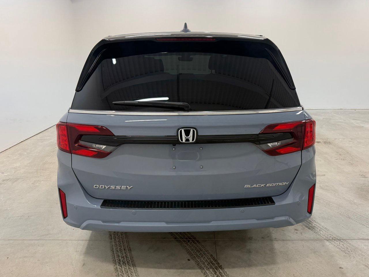 2025 Honda Odyssey Black Edition Photo4
