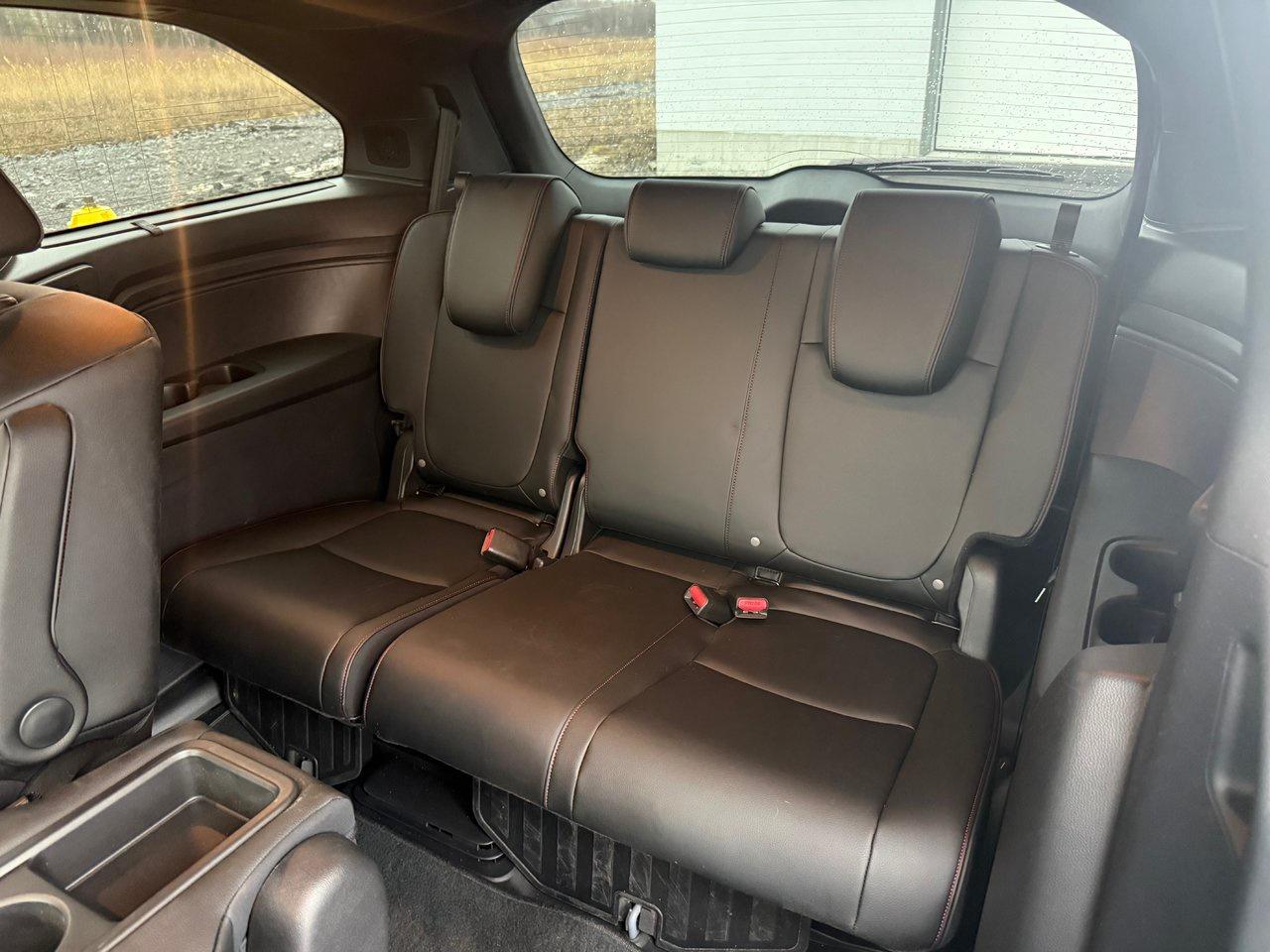 2025 Honda Odyssey Black Edition Photo