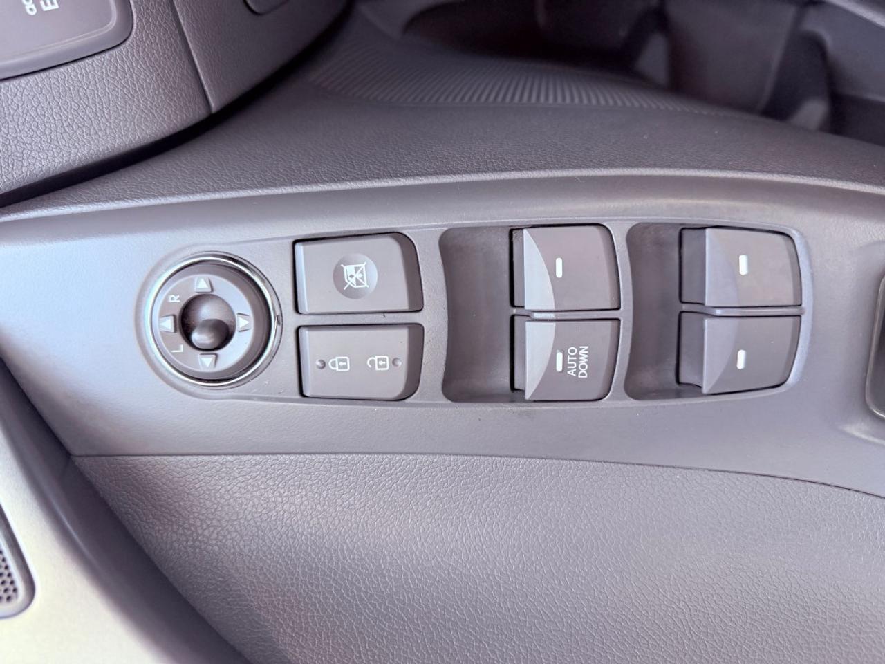 2012 Hyundai Elantra 4DR SEDAN Photo