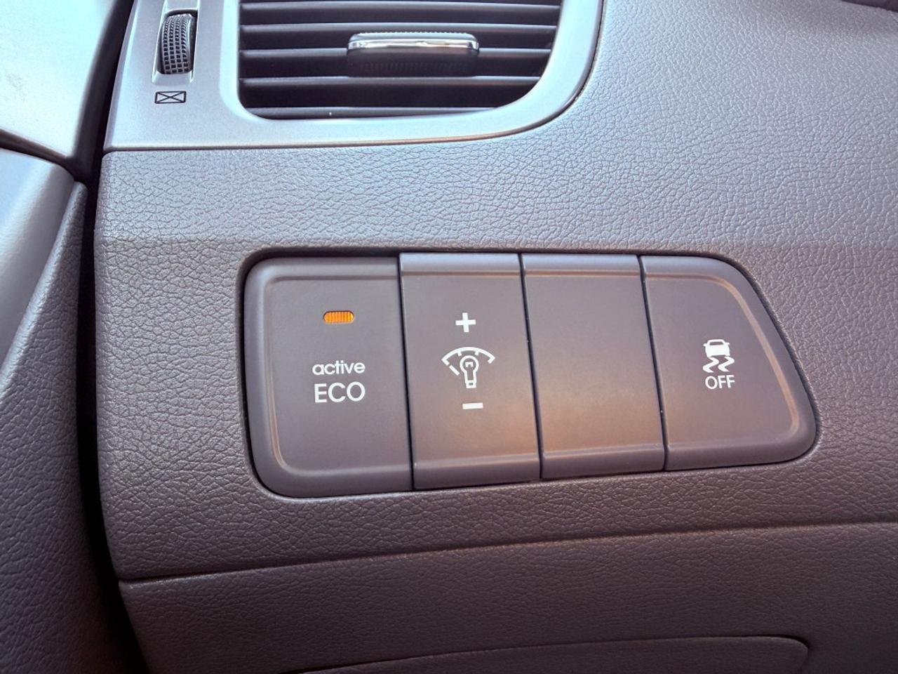 2012 Hyundai Elantra 4DR SEDAN Photo