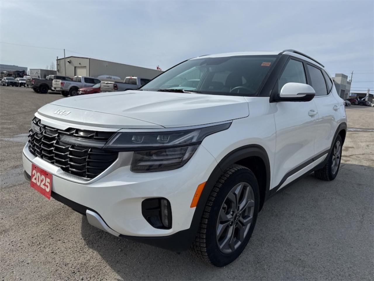 <b>Accident Free on Carfax Report, Leather Seats, Heated Steering Wheel, Heated Seats, Apple Carplay, Android Auto, Remote Start, Push Button Start, Blind Spot Monitoring, Lane Keep Assist! (Previously Daily Rental)<br> <br></b><br>   Compare at $29995 - Kia of Timmins is just $28995! <br> <br>This vehicle was a previous daily rental. Surefooted handling and robust reliability ensure that this Kia Seltos does anything you ask of it. This 2025 Kia Seltos is for sale today in Timmins.<br> <br>This 2025 Seltos earns its place in the Kia lineup, thanks to its alluring styling, spacious cabin and fun-to-drive edge. New updates for this model year ensure that this fabulous subcompact crossover is up to the task for all your urban activities and even long haul adventures. This Kia Seltos is built to do everything you do.<br> <br>This low mileage SUV has just 53,350 km and is a Certified Pre-Owned vehicle. Its White in colour and is major accident free based on the <a href=https://vhr.carfax.ca/?id=H4r7LOL30UOg2rwuJaVAqW4vKFWcjvmT target=_blank>CARFAX Report</a>. It has a CVT transmission and is powered by a 146HP 2.0L 4 Cylinder Engine. And its got a certified used vehicle warranty for added peace of mind. <br> <br> Our Seltoss trim level is EX. This Seltos EX steps things up with LED headlights, a heated steering wheel, and Sofino leather upholstery. Additional features include proximity keyless entry with push button start, remote start, climate control, heated front seats, cruise control, alloy wheels, and an 8-inch infotainment screen with Apple CarPlay and Android Auto. Safety features include blind spot detection, lane keeping assist with lane departure warning, front and rear collision mitigation, and a rearview camera. This vehicle has been upgraded with the following features: Air, Rear Air, Tilt, Cruise, Power Windows, Power Locks, Power Mirrors.<br> <br>To apply right now for financing use this link: <a href=https://www.kiaoftimmins.com/timmins-ontario-car-loan-application target=_blank>https://www.kiaoftimmins.com/timmins-ontario-car-loan-application</a><br> <br/>Kia Certified Pre-Owned vehicles are the most reliable pre-owned vehicles on the road. At Kia, were so sure of this, we stand behind our vehicles with a no hassle 30 day / 2,000 kmexchange privilege. We offer the following benefits: 135 point vehicle inspection, paintless dent removal coverage, key and keyless remote replacement coverage, mechanical breakdown protection (optional coverage), filter changes, $500 graduate bonus (if applicable), CarFax vehicle history report, SiriusXM satellite radio trial, fully backed by Kia Canada. For more information, please contact one of our professional staff at Kia of Timmins.<br> <br/>Buy this vehicle now for the lowest bi-weekly payment of <b>$214.93</b> with $0 down for 84 months @ 8.99% APR O.A.C. ( Plus applicable taxes - Plus applicable fees / Total Obligation of $39117 ). See dealer for details. <br><br>As a local, family owned and operated dealership we look to be your number one place to buy your new vehicle! Kia of Timmins has been serving a large community across northern Ontario since 2001 and focuses highly on customer satisfaction. Our #1 priority is to make you feel at home as soon as you step foot in our dealership. Family owned and operated, our business is in Timmins, Ontario the city with the heart of gold. Also positioned near many towns in which we service such as: South Porcupine, Porcupine, Gogama, Foleyet, Chapleau, Wawa, Hearst, Mattice, Kapuskasing, Moonbeam, Fauquier, Smooth Rock Falls, Moosonee, Moose Factory, Fort Albany, Kashechewan, Abitibi Canyon, Cochrane, Iroquois falls, Matheson, Ramore, Kenogami, Kirkland Lake, Englehart, Elk Lake, Earlton, New Liskeard, Temiskaming Shores and many more.We have a fresh selection of new & used vehicles for sale for you to choose from. If we dont have what you need, we can find it! All makes and models are within our reach including: Dodge, Chrysler, Jeep, Ram, Chevrolet, GMC, Ford, Honda, Toyota, Hyundai, Mitsubishi, Nissan, Lincoln, Mazda, Subaru, Volkswagen, Mini-vans, Trucks and SUVs.<br><br>We are located at 1285 Riverside Drive, Timmins, Ontario. Too far way? We deliver anywhere in Ontario and Quebec!<br><br>Come in for a visit, call 1-800-661-6907 to book a test drive or visit <a href=https://www.kiaoftimmins.com>www.kiaoftimmins.com</a> for complete details. All prices are plus HST and Licensing.<br><br>We look forward to helping you with all your automotive needs!<br><br> Come by and check out our fleet of 20+ used cars and trucks and 30+ new cars and trucks for sale in Timmins.  o~o