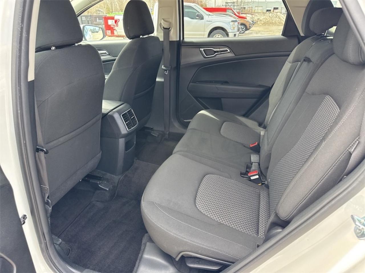 2024 Kia Sportage LX AWD  Heated Seats Photo