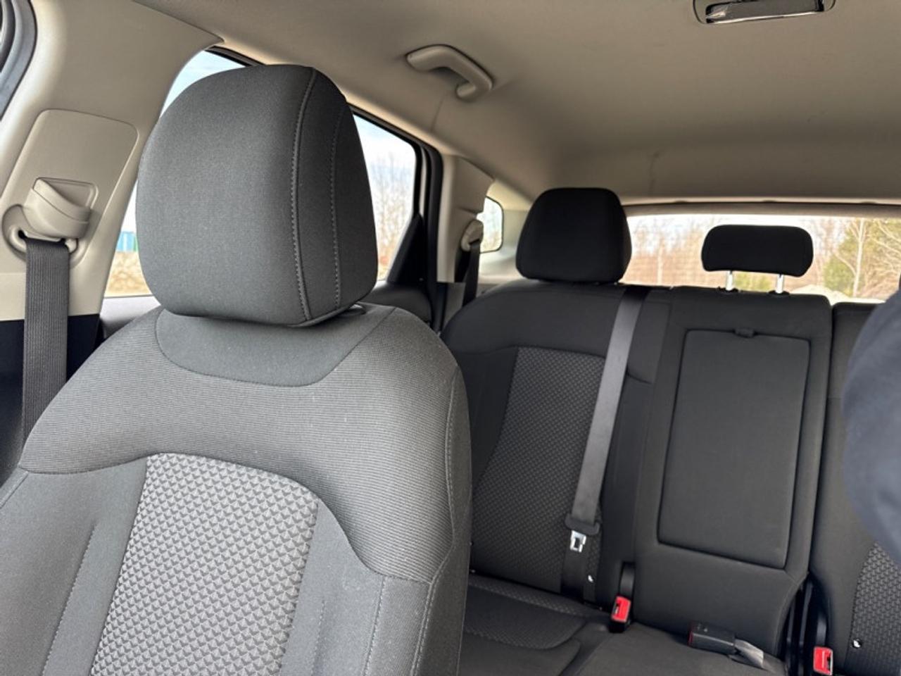 2024 Kia Sportage LX AWD  Heated Seats Photo