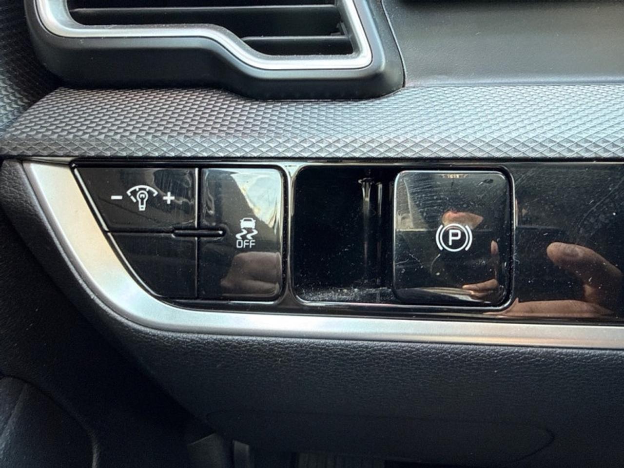 2024 Kia Sportage LX AWD  Heated Seats Photo