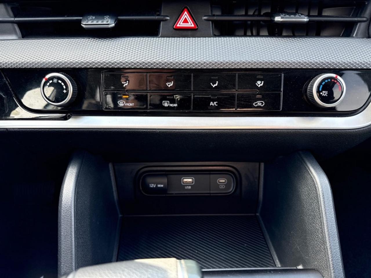 2024 Kia Sportage LX AWD  Heated Seats Photo