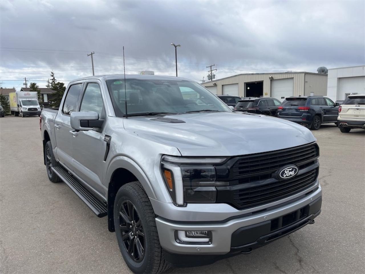 2026 Ford F-150 Platinum Photo2