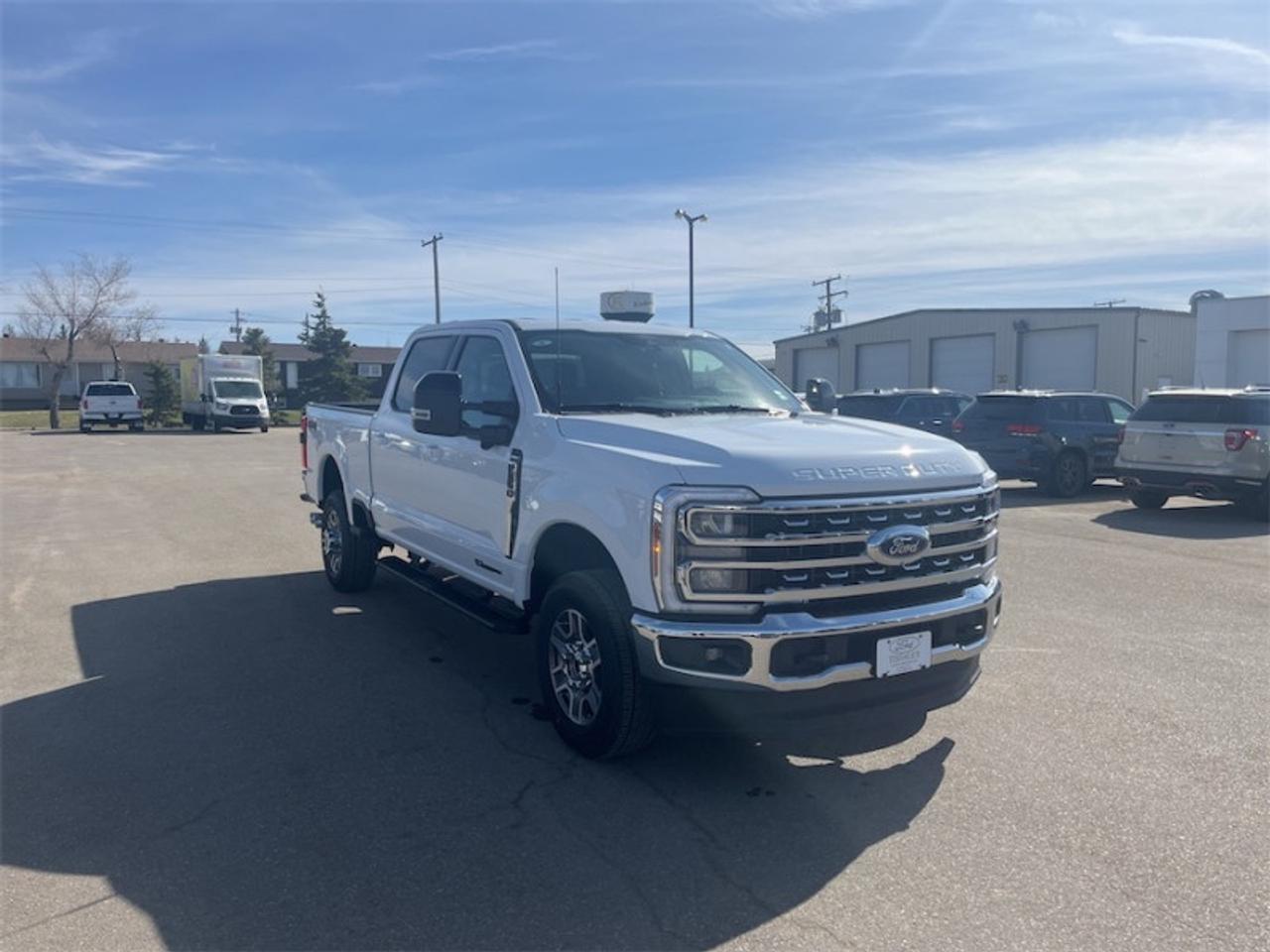2026 Ford F-350 Super Duty LARIAT  - Running Boards Photo2