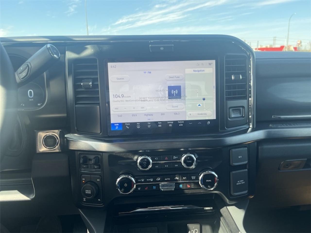2026 Ford F-350 Super Duty LARIAT  - Running Boards Photo5