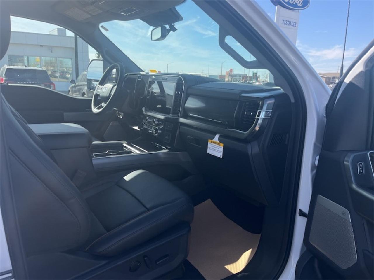 2026 Ford F-350 Super Duty LARIAT  - Running Boards Photo5