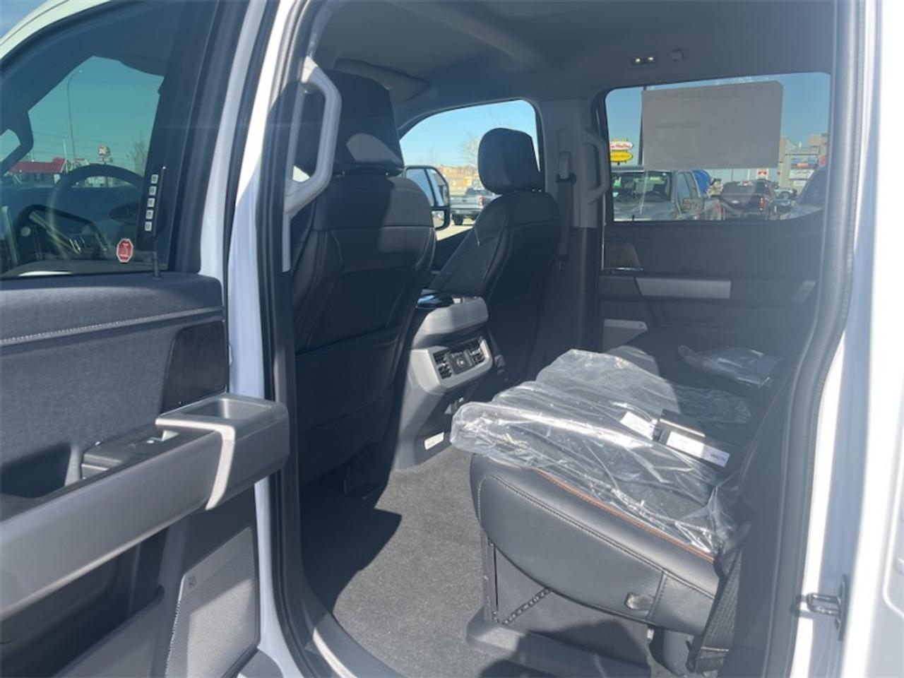 2026 Ford F-350 Super Duty LARIAT  - Running Boards Photo5