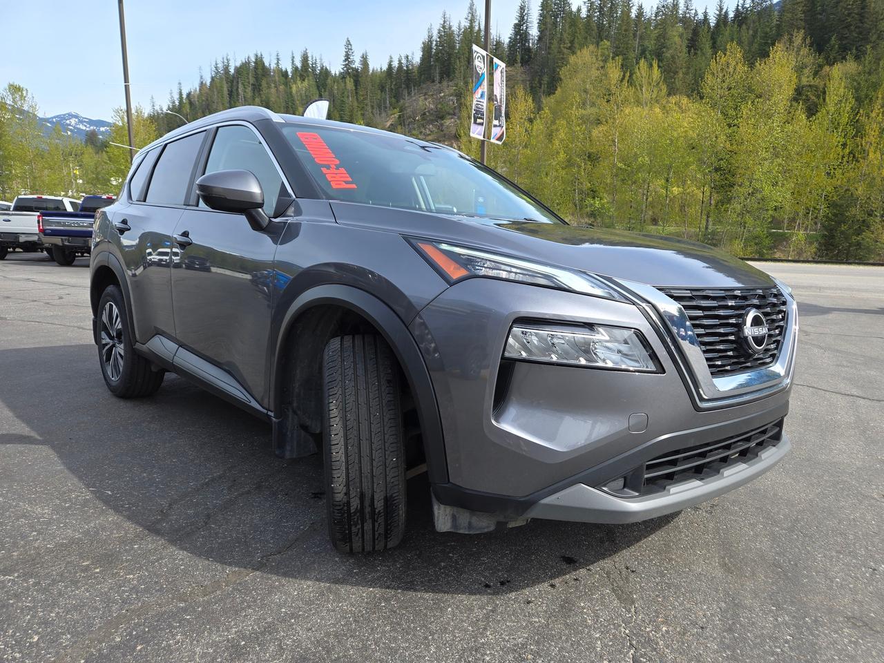 2023 Nissan Rogue SV MOONROOF Photo2