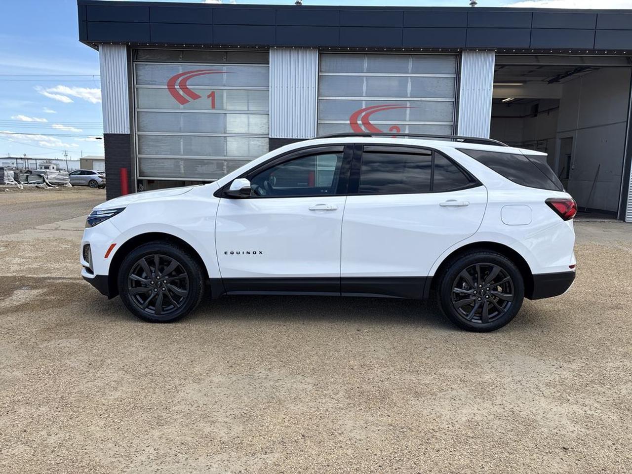 2023 Chevrolet Equinox RS Photo3