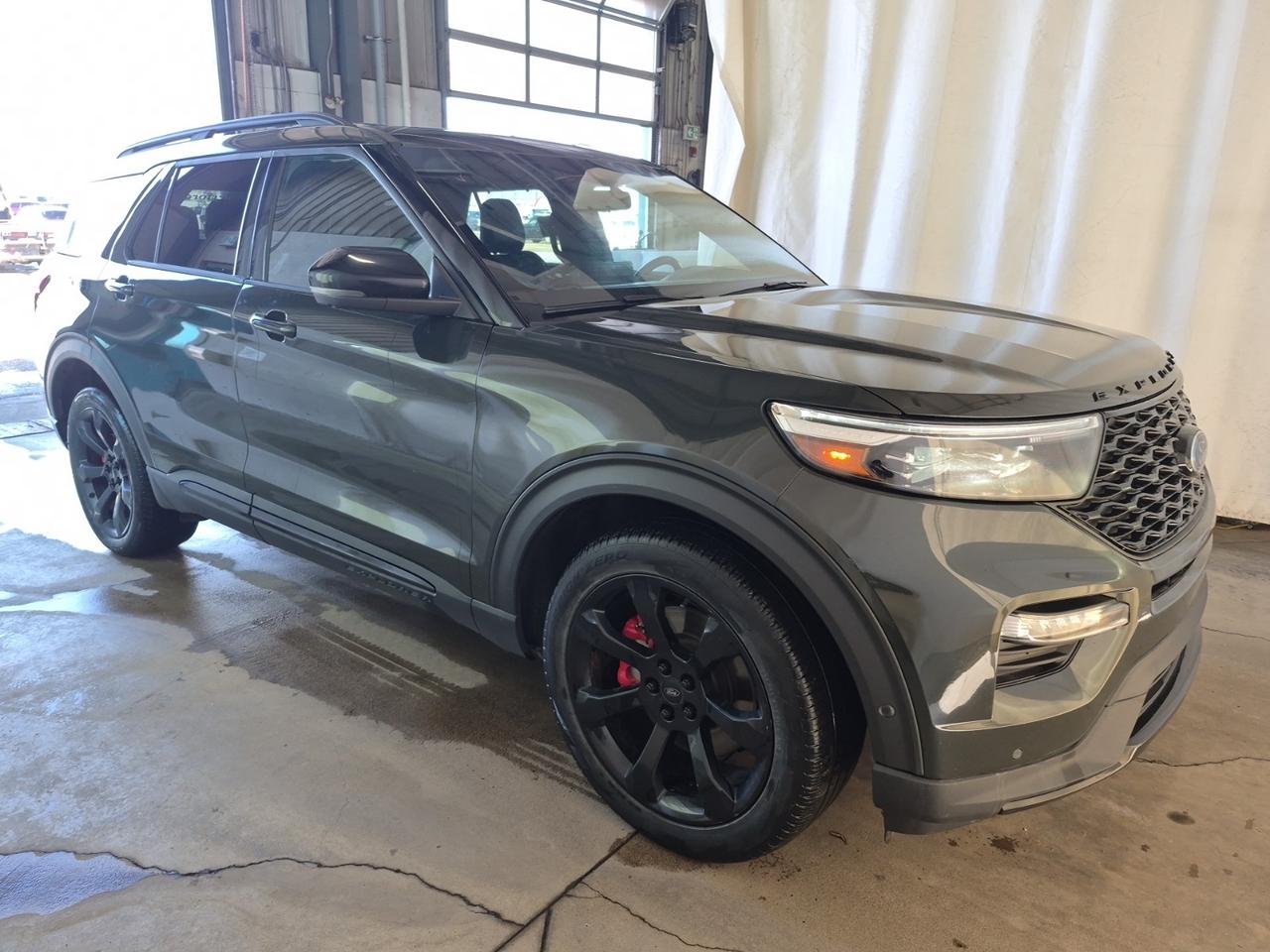 2022 Ford Explorer ST Photo1