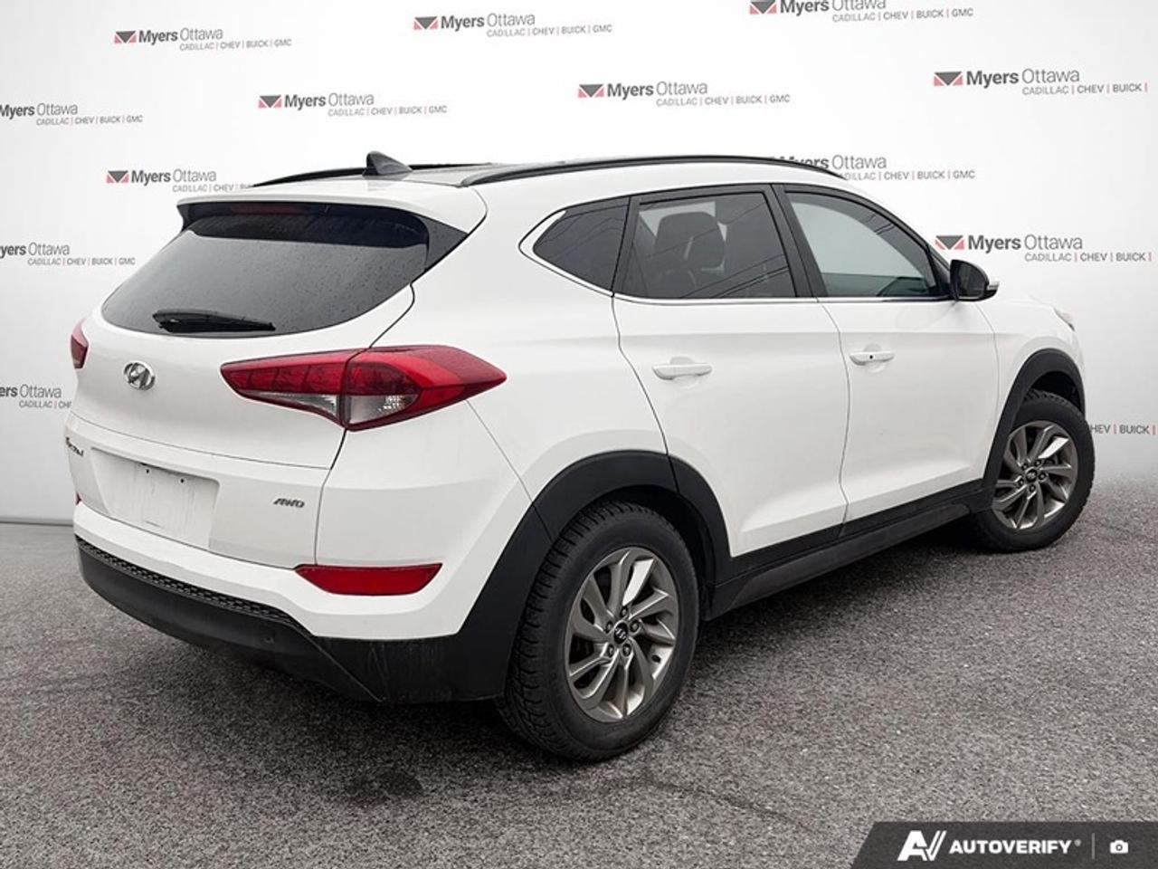 2016 Hyundai Tucson 2.0L Luxury AWD  LUXURY, AWD, SUNROOF, LEATHER Photo