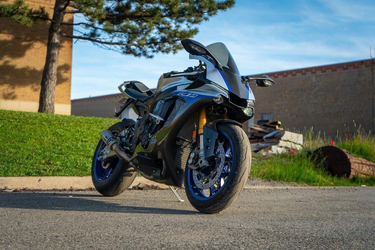 2019 Yamaha YZFR1M SPORT Photo
