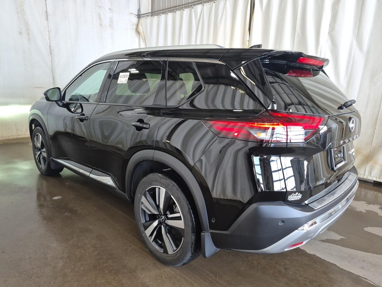 2023 Nissan Rogue Platinum Photo4