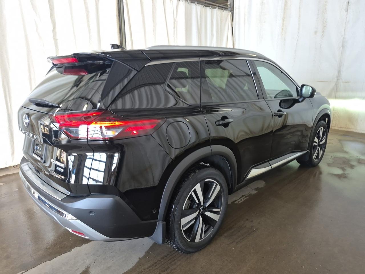 2023 Nissan Rogue Platinum Photo3