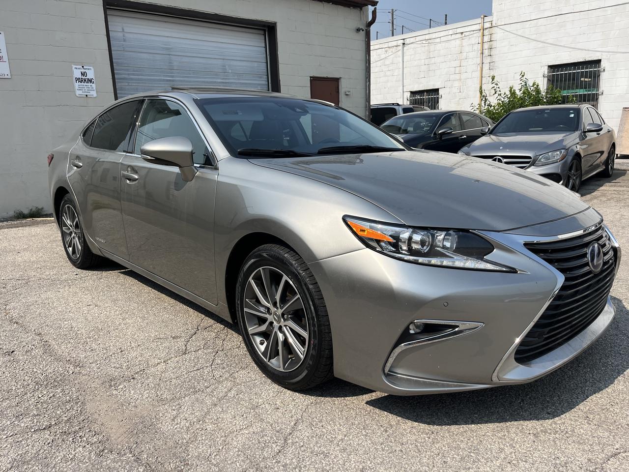 2017 Lexus ES 300 HYBRID/PREMIUM PKG - Photo #4