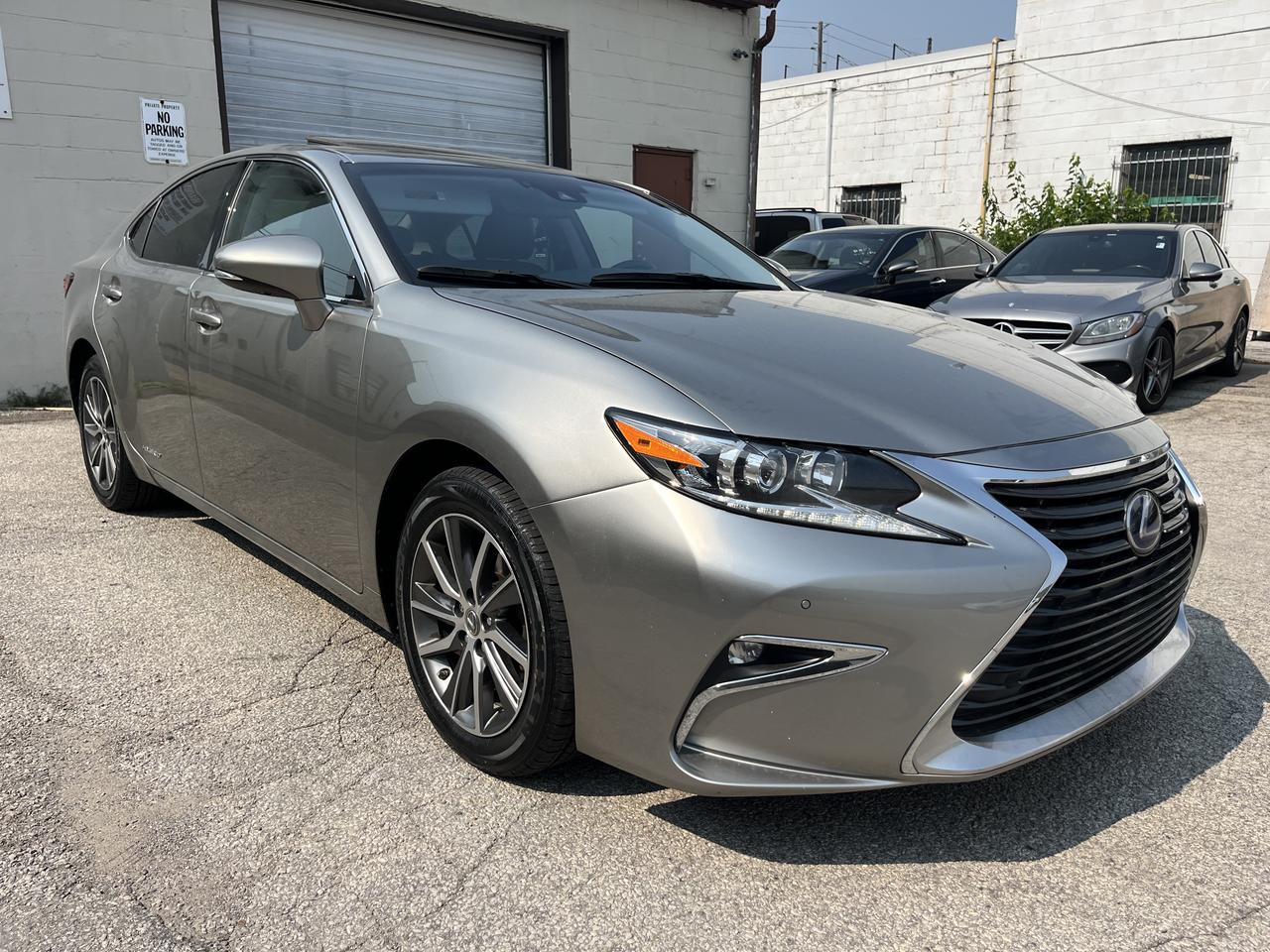 2017 Lexus ES 300 HYBRID/PREMIUM PKG - Photo #12