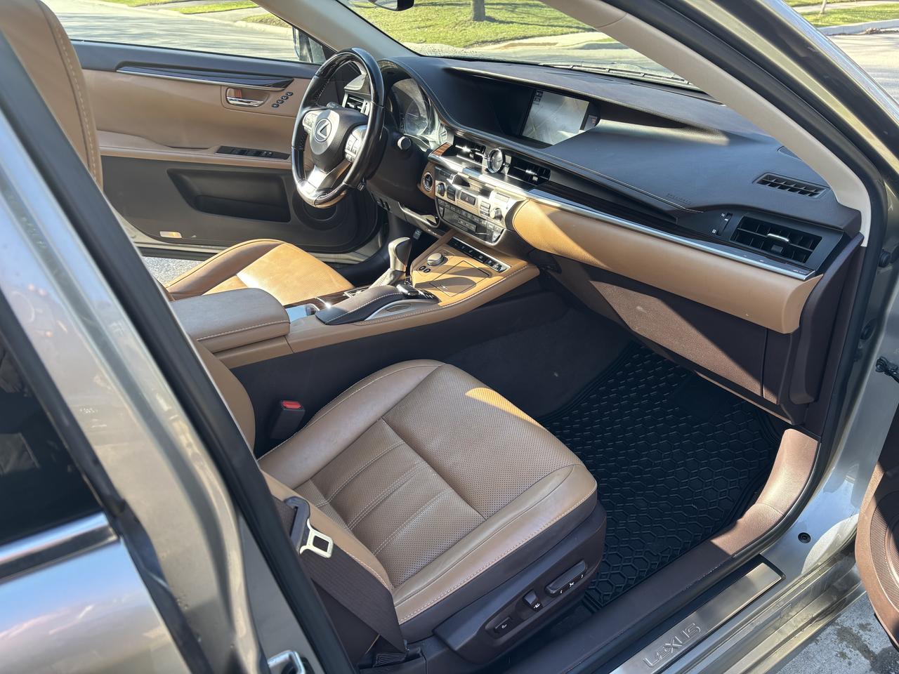 2017 Lexus ES 300 HYBRID/PREMIUM PKG - Photo #3