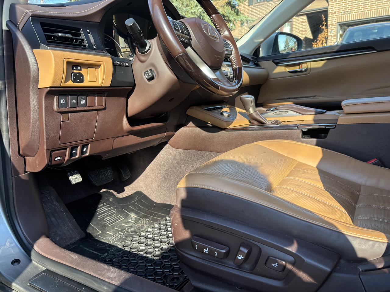 2017 Lexus ES 300 HYBRID/PREMIUM PKG Photo