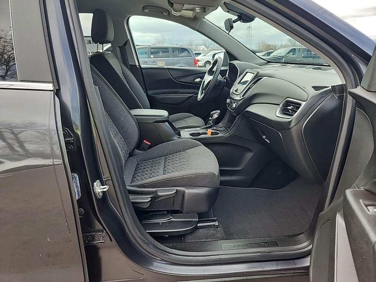 2022 Chevrolet Equinox LT Photo