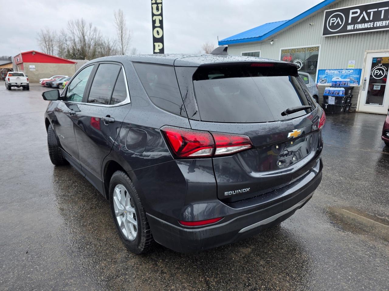 2022 Chevrolet Equinox LT Photo2