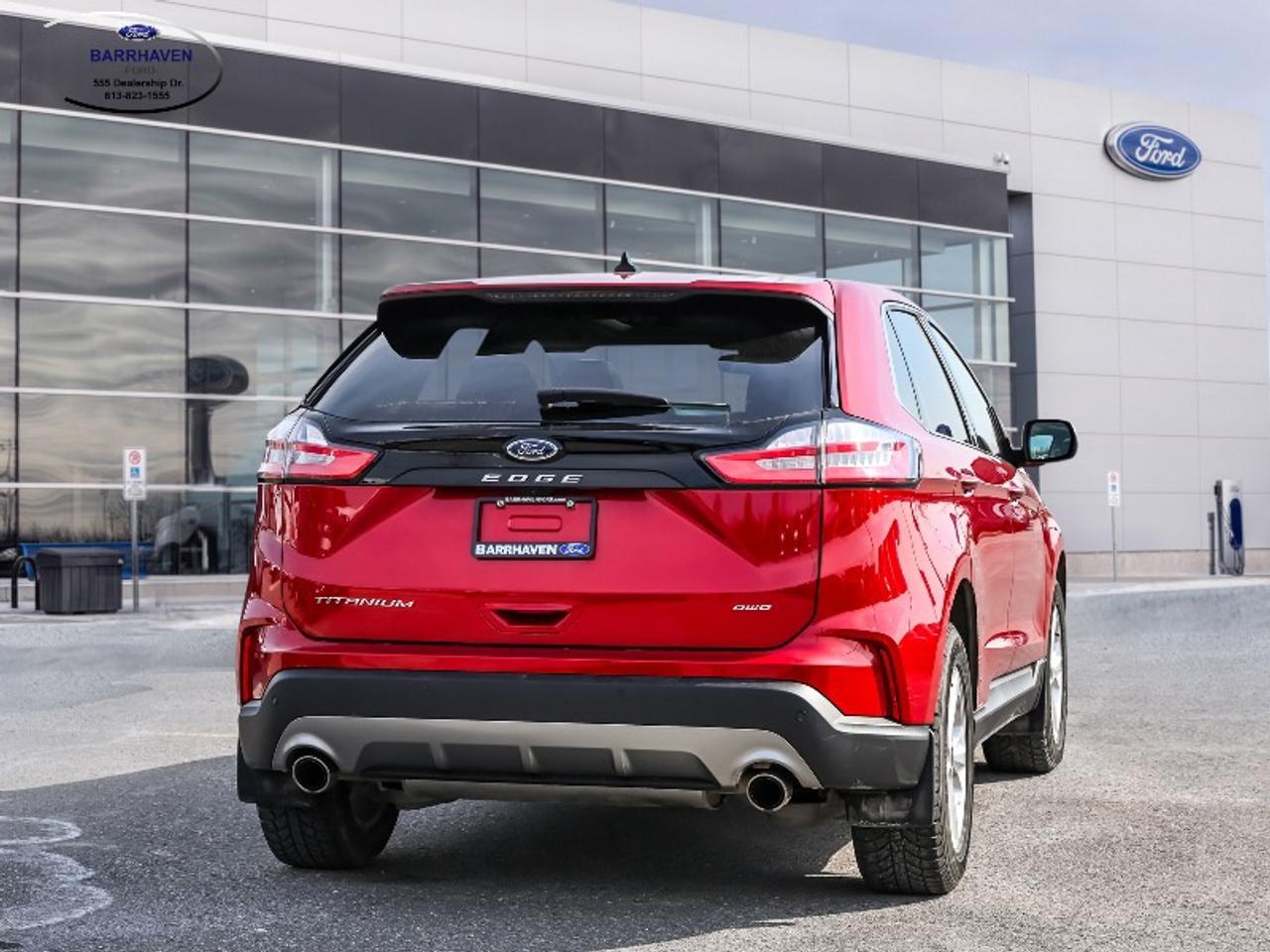 2024 Ford Edge Titanium Photo3
