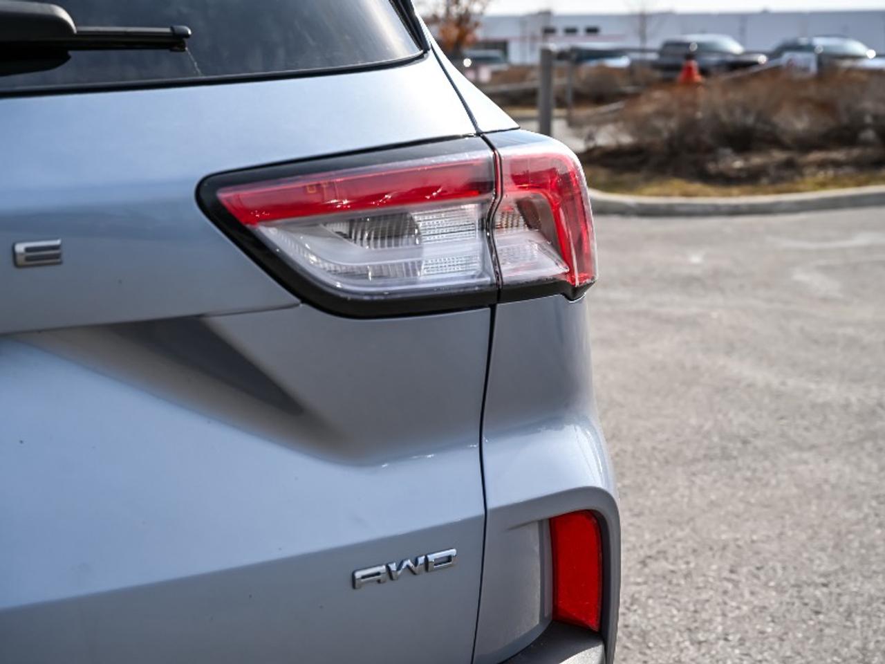 2022 Ford Escape SE Photo