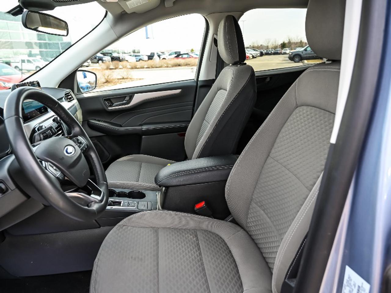 2022 Ford Escape SE Photo