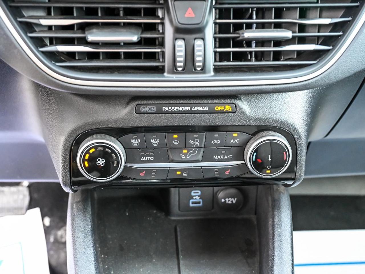 2022 Ford Escape SE Photo