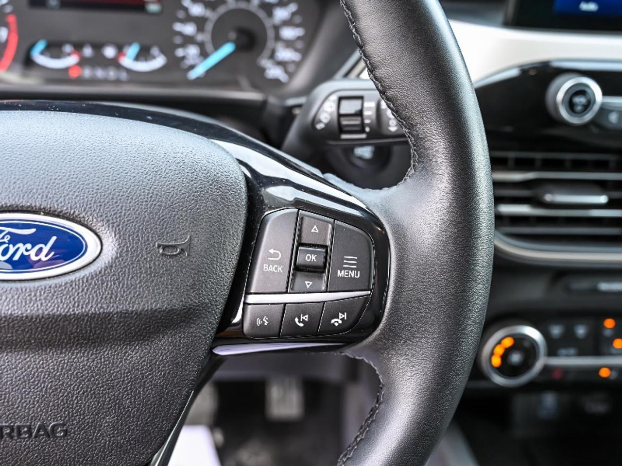 2022 Ford Escape SE Photo