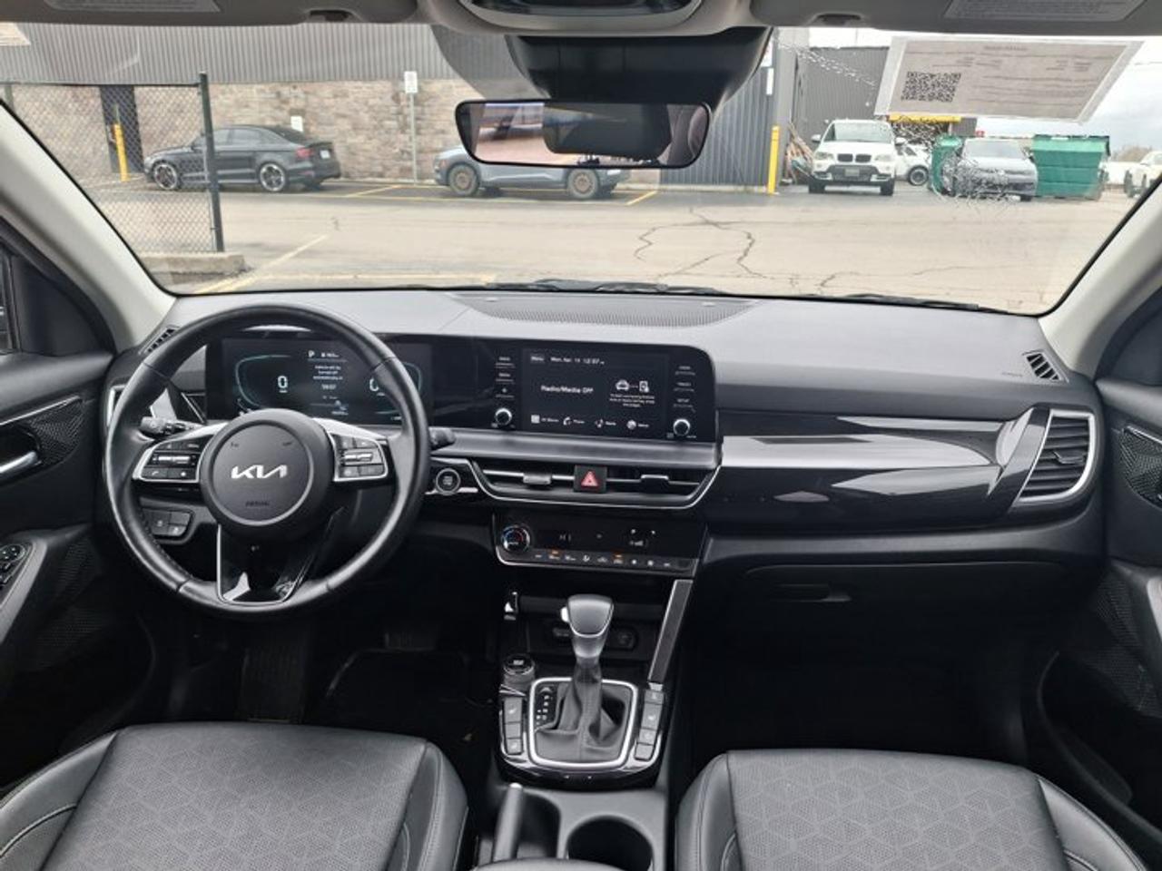 2024 Kia Seltos EX AWD | Leather | Sunroof | Heated Wheel + Seats | CarPlay + Android | Rear Camera and More ! Photo