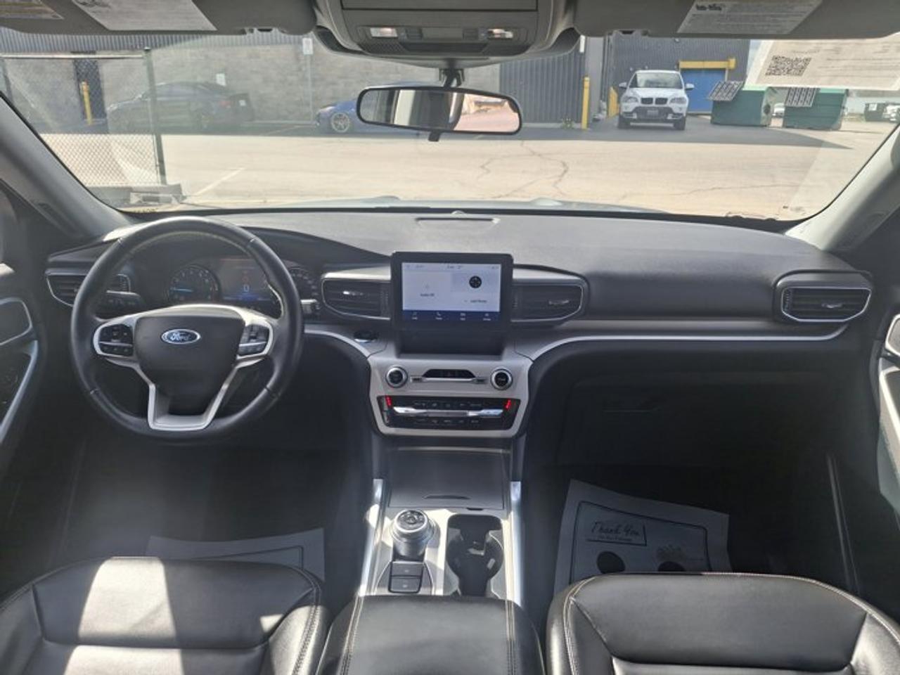 2024 Ford Explorer XLT AWD | Leather | Heated Seats | CarPlay + Android | Rear Camera | and More ! Photo