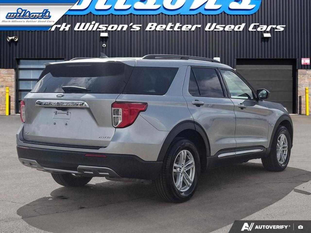2024 Ford Explorer XLT AWD | Leather | Heated Seats | CarPlay + Android | Rear Camera | and More ! Photo