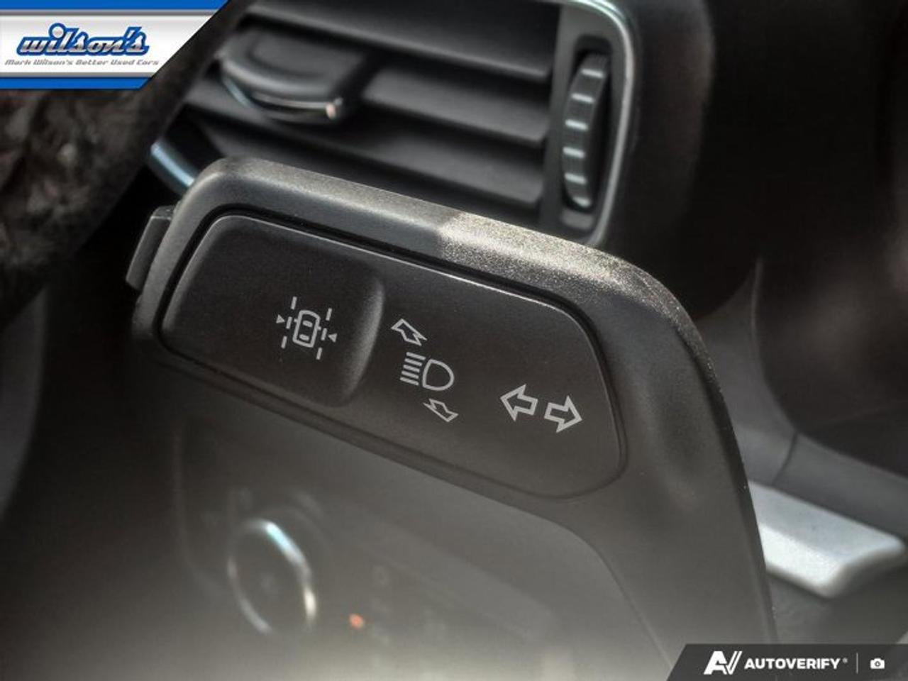2024 Ford Explorer XLT AWD | Leather | Heated Seats | CarPlay + Android | Rear Camera | and More ! Photo
