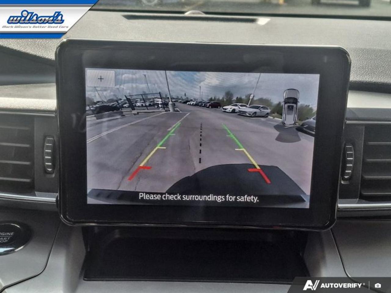 2024 Ford Explorer XLT AWD | Leather | Heated Seats | CarPlay + Android | Rear Camera | and More ! Photo