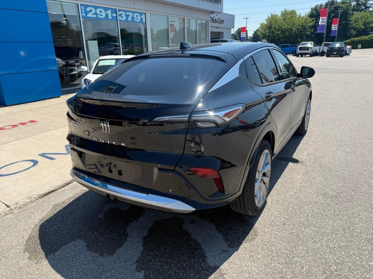 2026 Buick Envista FWD 4dr Avenir Photo2